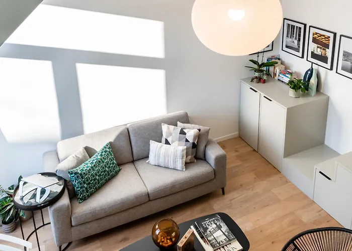 Spacious On The Champs-elysees Paris